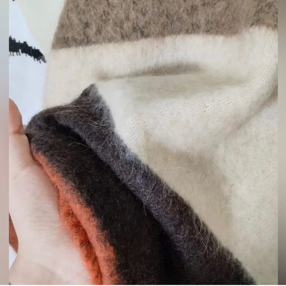 Colorblock Mohair Wool Blended Sweater - Picture 6 of 7